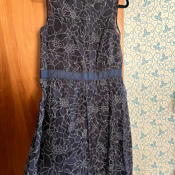 Beautiful Dark Navy Floral Sheer A-Line Dress // MIXT By Heidi Weisel Size 14 - Picture 3 of 6